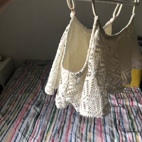 🌊ROXY white flutter textured MEDIUM bikini set - Picture 10 of 16